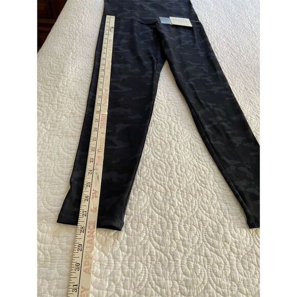 Threads 4 Thought NWOT Black Camo Leggings Size XS High-Rise Eco-Friendly​ - Picture 12 of 12